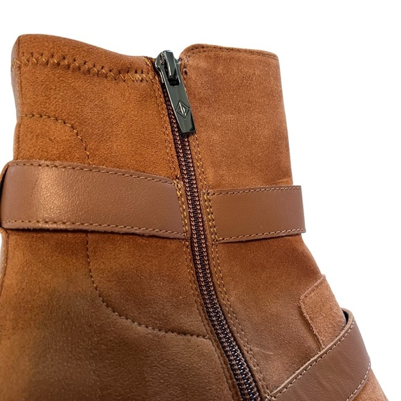 Donald J Pliner Darby Suede Leather Buckle Ankle Boots Tan Brown Size 9M - Picture 2 of 7